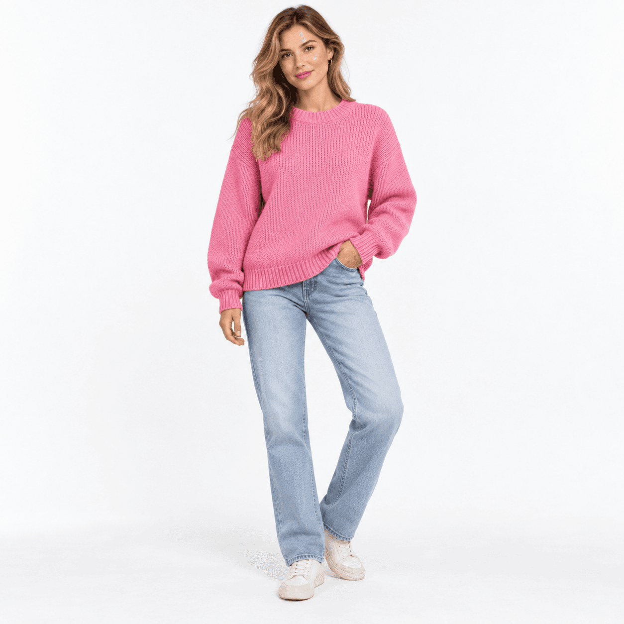 Colección de ropa en una tienda de ejemplo creada con FLYP
